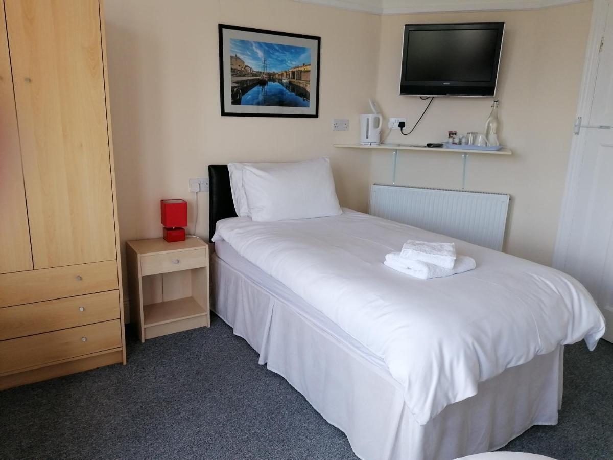 Karmary Guest House Сент-Остелл Екстер'єр фото