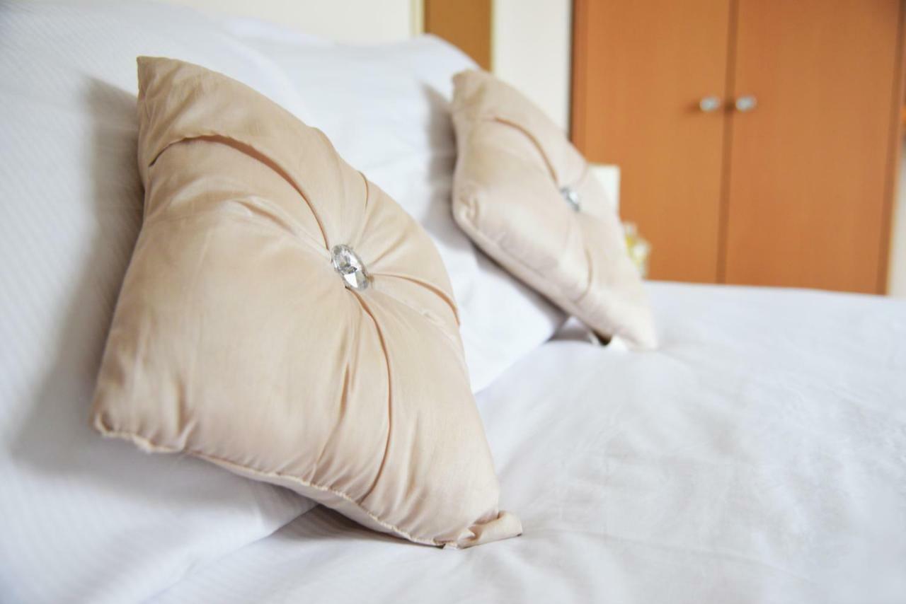 Karmary Guest House Сент-Остелл Екстер'єр фото